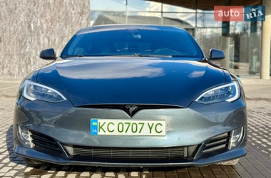 Лифтбек Tesla Model S 2017 в Киеве
