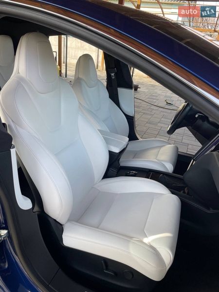 Лифтбек Tesla Model S 2019 в Днепре
