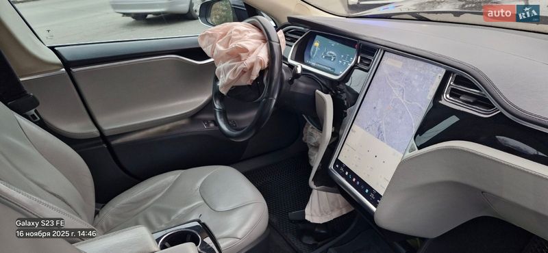 Лифтбек Tesla Model S 2013 в Запорожье