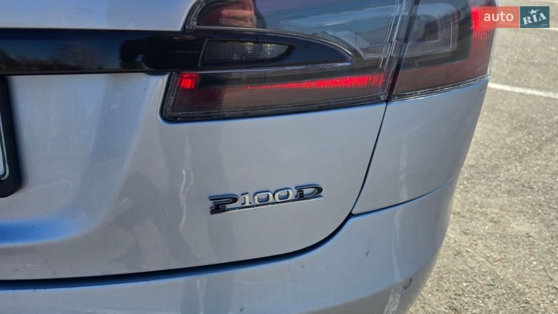 Ліфтбек Tesla Model S 2016 в Луцьку