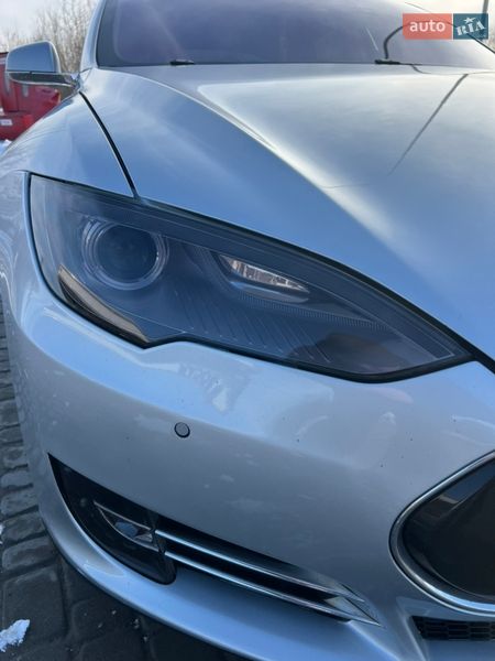Лифтбек Tesla Model S 2013 в Львове
