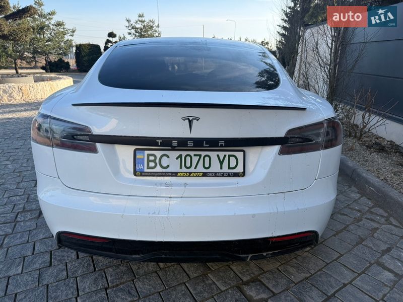 Лифтбек Tesla Model S 2022 в Львове