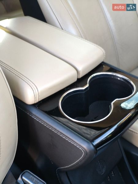 Лифтбек Tesla Model S 2014 в Львове