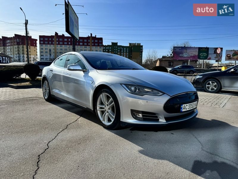 Tesla Model S 2014