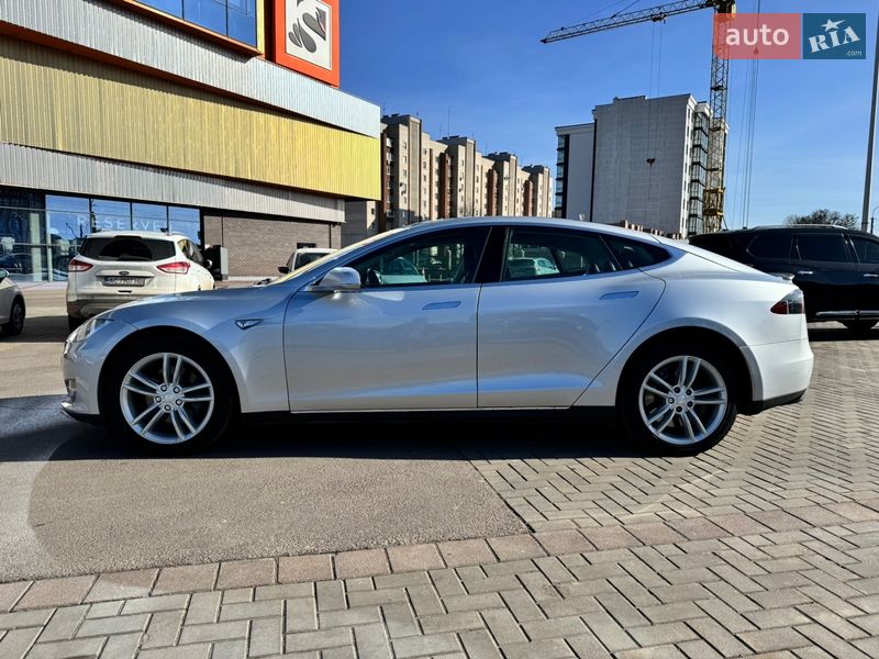 Ліфтбек Tesla Model S 2014 в Луцьку