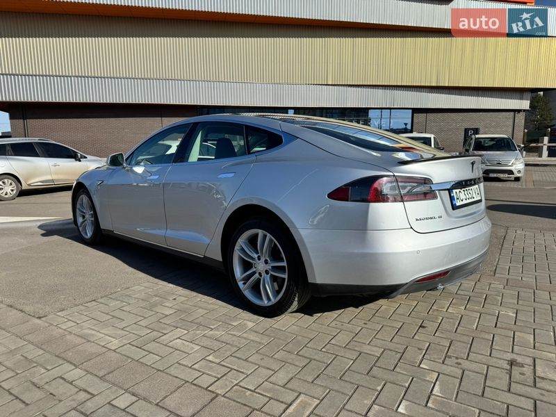 Ліфтбек Tesla Model S 2014 в Луцьку