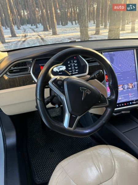 Лифтбек Tesla Model S 2013 в Сумах