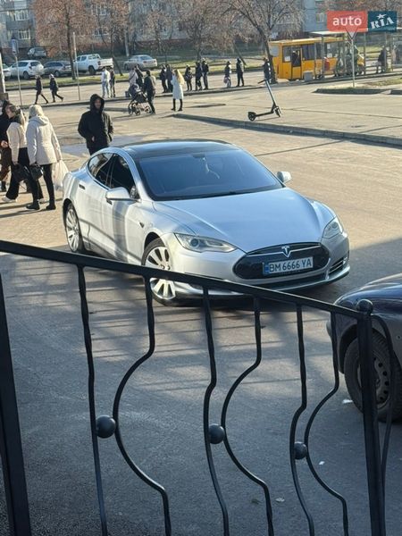 Лифтбек Tesla Model S 2013 в Сумах фото 23 Лифтбек Tesla Model S 2013 в Сумах