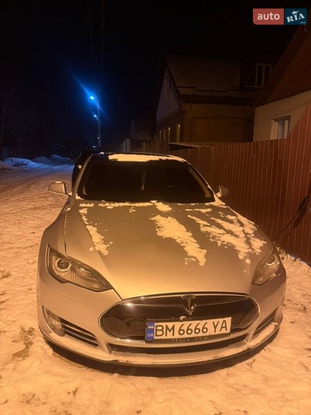 Лифтбек Tesla Model S 2013 в Сумах фото 25 Лифтбек Tesla Model S 2013 в Сумах