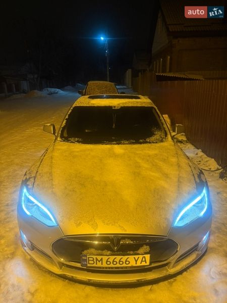 Лифтбек Tesla Model S 2013 в Сумах фото 24 Лифтбек Tesla Model S 2013 в Сумах