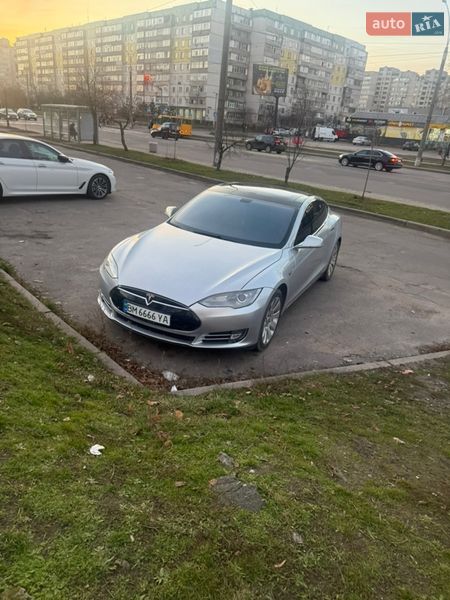 Лифтбек Tesla Model S 2013 в Сумах фото 26 Лифтбек Tesla Model S 2013 в Сумах