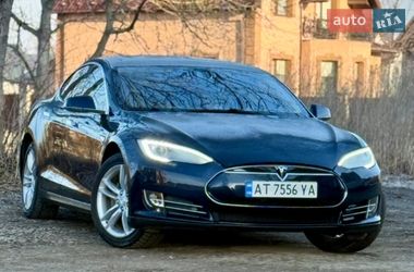 Лифтбек Tesla Model S 2013 в Коломые