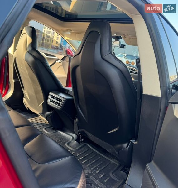 Ліфтбек Tesla Model S 2014 в Черкасах фото 5 Ліфтбек Tesla Model S 2014 в Черкасах