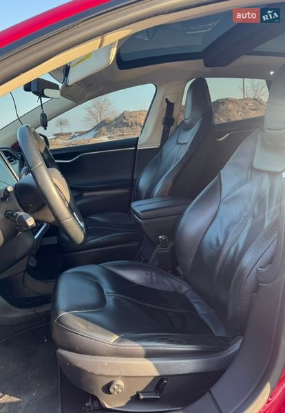 Ліфтбек Tesla Model S 2014 в Черкасах фото 29 Ліфтбек Tesla Model S 2014 в Черкасах