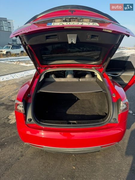 Ліфтбек Tesla Model S 2014 в Черкасах фото 36 Ліфтбек Tesla Model S 2014 в Черкасах