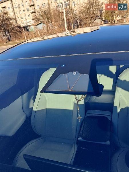 Лифтбек Tesla Model S 2021 в Коломые