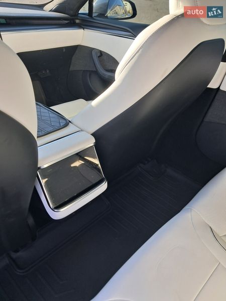 Лифтбек Tesla Model S 2021 в Коломые