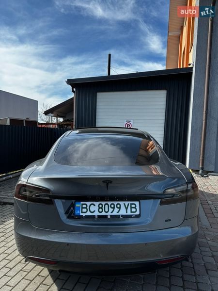 Лифтбек Tesla Model S 2013 в Львове