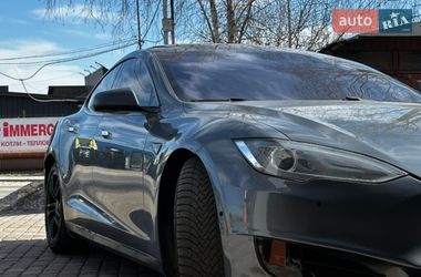 Ліфтбек Tesla Model S 2013 в Львові
