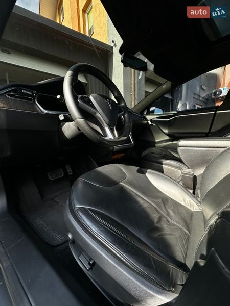 Лифтбек Tesla Model S 2013 в Львове