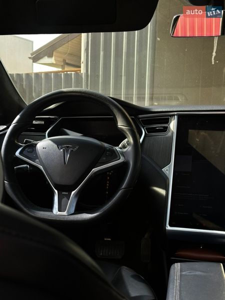 Лифтбек Tesla Model S 2013 в Львове