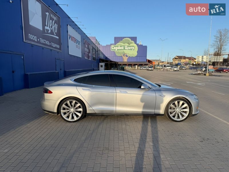 Ліфтбек Tesla Model S 2013 в Тернополі