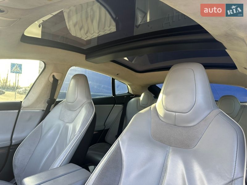 Ліфтбек Tesla Model S 2013 в Тернополі