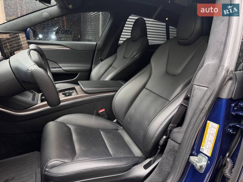 Лифтбек Tesla Model S 2022 в Запорожье