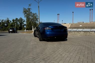 Лифтбек Tesla Model S 2022 в Запорожье