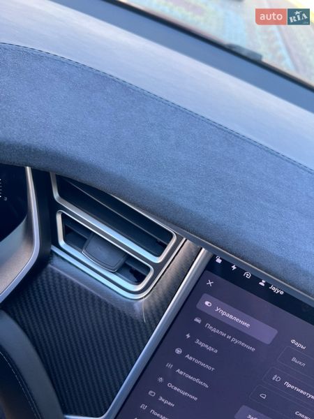 Лифтбек Tesla Model S 2016 в Львове