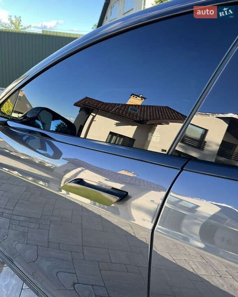 Ліфтбек Tesla Model S 2016 в Івано-Франківську