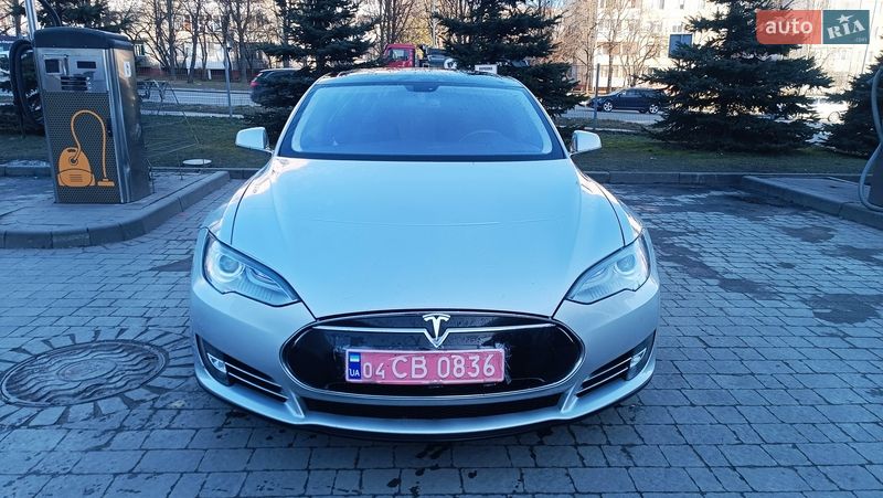 Лифтбек Tesla Model S 2013 в Львове