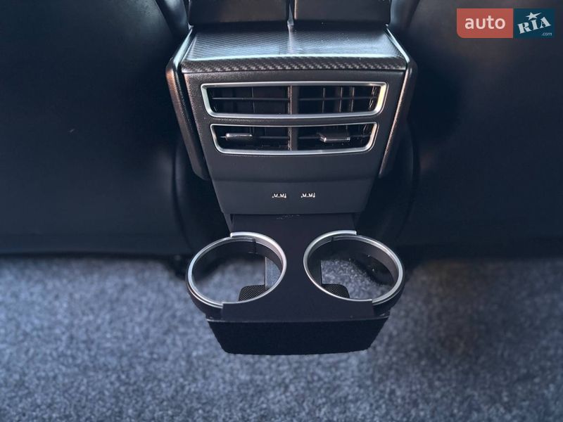 Лифтбек Tesla Model S 2017 в Коломые