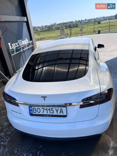 Ліфтбек Tesla Model S 2014 в Шумську