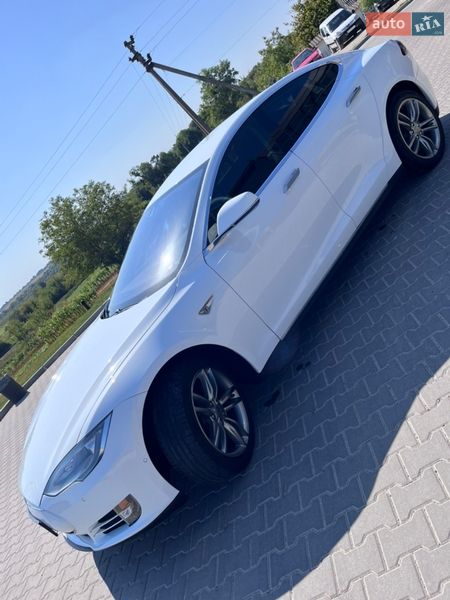 Ліфтбек Tesla Model S 2014 в Шумську