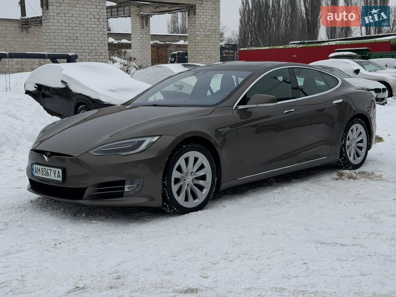 Ліфтбек Tesla Model S 2016 в Житомирі