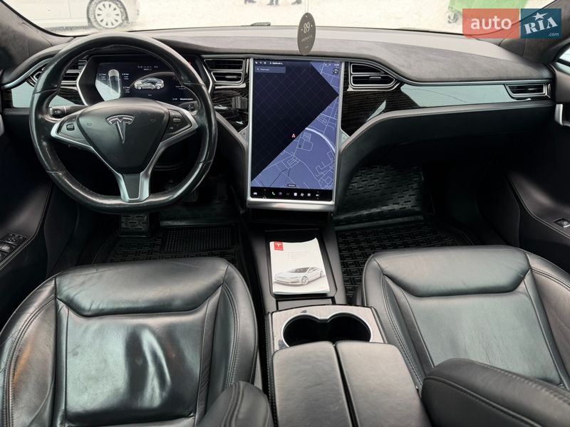Ліфтбек Tesla Model S 2016 в Житомирі