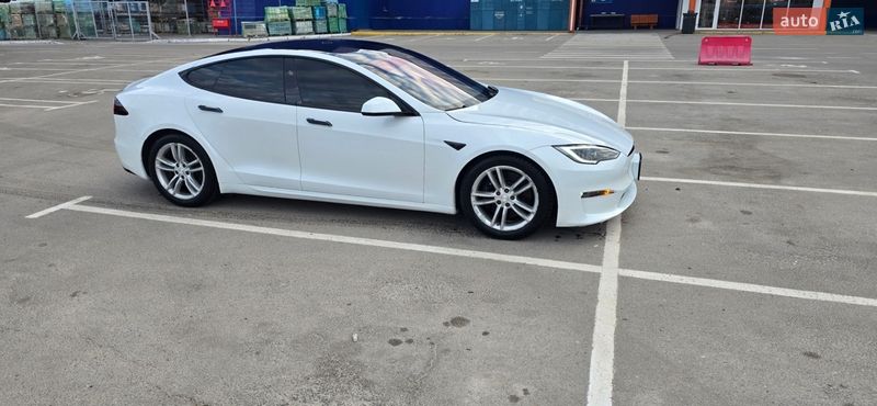 Лифтбек Tesla Model S 2024 в Днепре
