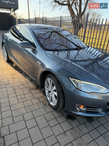Лифтбек Tesla Model S 2013 в Кривом Роге