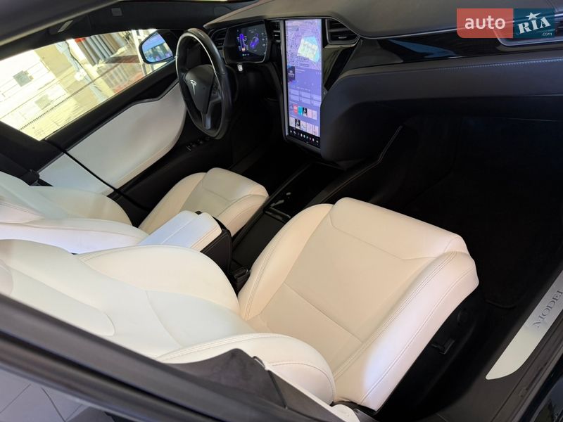 Ліфтбек Tesla Model S 2018 в Одесі