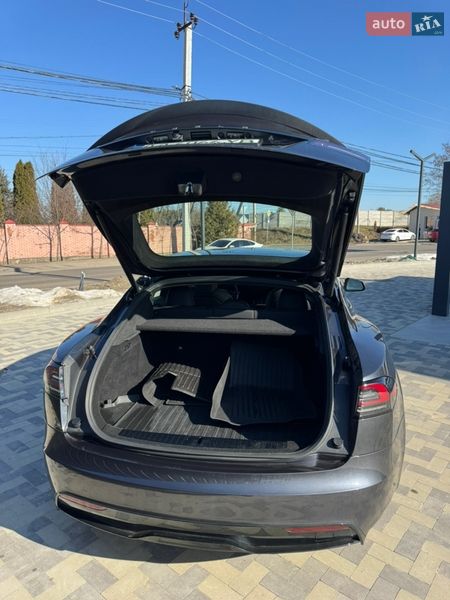 Лифтбек Tesla Model S 2023 в Киеве