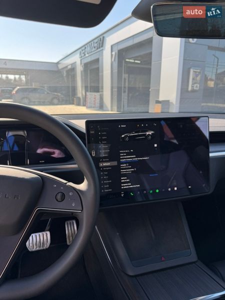 Лифтбек Tesla Model S 2023 в Киеве