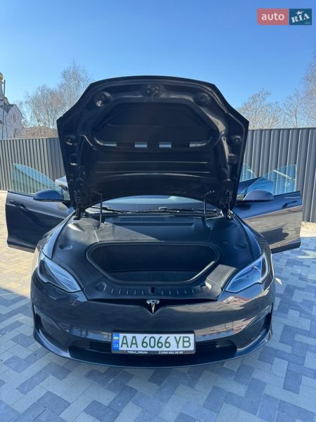 Лифтбек Tesla Model S 2023 в Киеве
