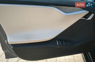 Лифтбек Tesla Model S 2017 в Львове
