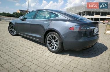 Лифтбек Tesla Model S 2017 в Львове