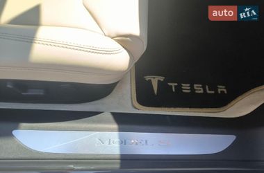 Лифтбек Tesla Model S 2017 в Львове