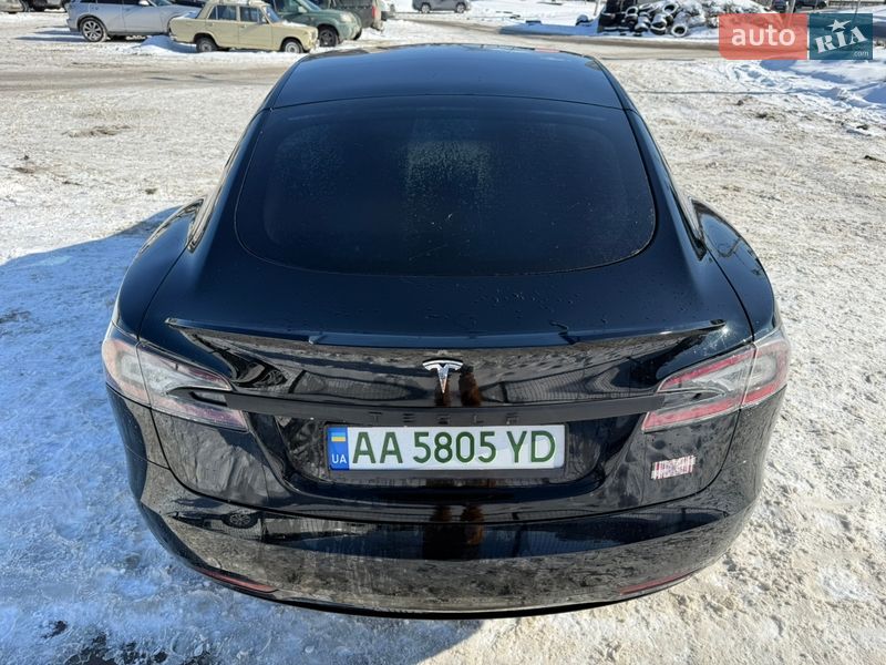 Лифтбек Tesla Model S 2018 в Киеве фото 11 Лифтбек Tesla Model S 2018 в Киеве