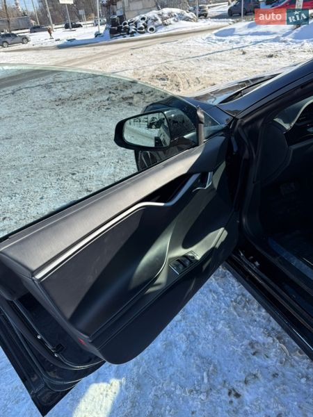 Лифтбек Tesla Model S 2018 в Киеве фото 21 Лифтбек Tesla Model S 2018 в Киеве