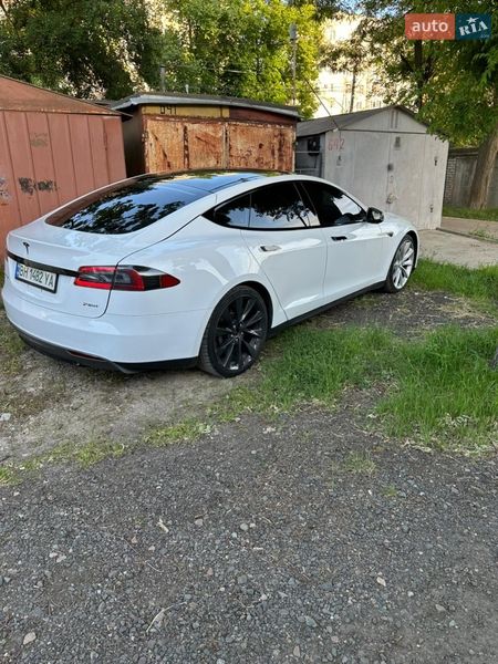 Ліфтбек Tesla Model S 2013 в Києві