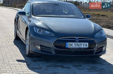 Лифтбек Tesla Model S 2013 в Ровно
